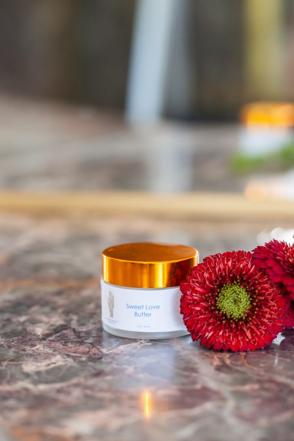 Image of Tray with Aimee Raupp Sweet love butter and flowers